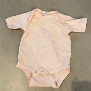 Kate Quinn Organic Cotton Onesie Light Blu…